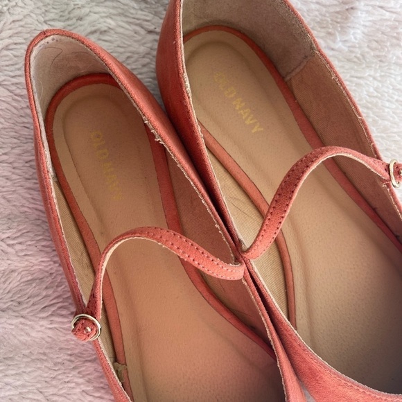 Old navy pink faux suede point toe flats - Picture 3 of 10